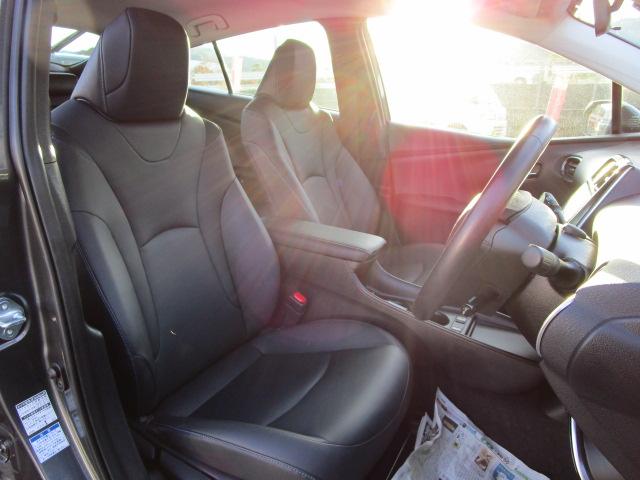 プリウス Ｓツーリングセレクション　４ＷＤ　トヨタセーフティセンス　インテリジェントクリアランスソナー　９型ナビ　フルセグＴＶ　ＤＶＤ再生　Ｂｌｕｅｔｏｏｔｈ接続　バックカメラ　ＥＴＣ　スマートキー　ＬＥＤライト　エンジンスターター　ドラレコ（5枚目）