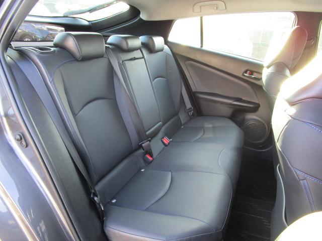 プリウス Ｓツーリングセレクション　４ＷＤ　トヨタセーフティセンス　インテリジェントクリアランスソナー　９型ナビ　フルセグＴＶ　ＤＶＤ再生　Ｂｌｕｅｔｏｏｔｈ接続　バックカメラ　ＥＴＣ　スマートキー　ＬＥＤライト　エンジンスターター　ドラレコ（6枚目）