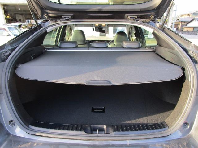 プリウス Ｓツーリングセレクション　４ＷＤ　トヨタセーフティセンス　インテリジェントクリアランスソナー　９型ナビ　フルセグＴＶ　ＤＶＤ再生　Ｂｌｕｅｔｏｏｔｈ接続　バックカメラ　ＥＴＣ　スマートキー　ＬＥＤライト　エンジンスターター　ドラレコ（7枚目）