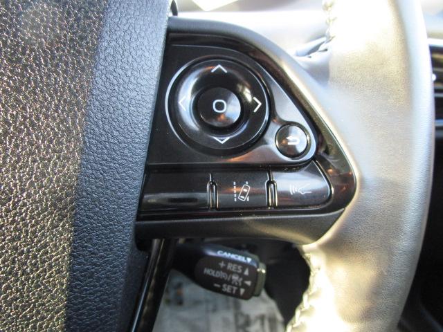 プリウス Ｓツーリングセレクション　４ＷＤ　トヨタセーフティセンス　インテリジェントクリアランスソナー　９型ナビ　フルセグＴＶ　ＤＶＤ再生　Ｂｌｕｅｔｏｏｔｈ接続　バックカメラ　ＥＴＣ　スマートキー　ＬＥＤライト　エンジンスターター　ドラレコ（13枚目）