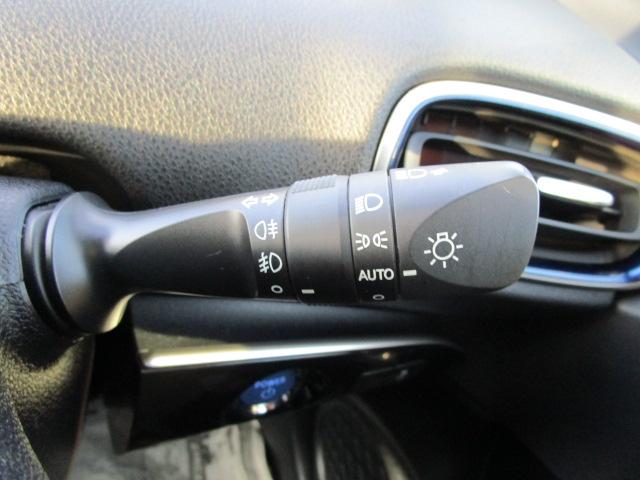 プリウス Ｓツーリングセレクション　４ＷＤ　トヨタセーフティセンス　インテリジェントクリアランスソナー　９型ナビ　フルセグＴＶ　ＤＶＤ再生　Ｂｌｕｅｔｏｏｔｈ接続　バックカメラ　ＥＴＣ　スマートキー　ＬＥＤライト　エンジンスターター　ドラレコ（15枚目）