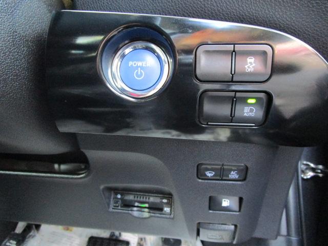 プリウス Ｓツーリングセレクション　４ＷＤ　トヨタセーフティセンス　インテリジェントクリアランスソナー　９型ナビ　フルセグＴＶ　ＤＶＤ再生　Ｂｌｕｅｔｏｏｔｈ接続　バックカメラ　ＥＴＣ　スマートキー　ＬＥＤライト　エンジンスターター　ドラレコ（16枚目）