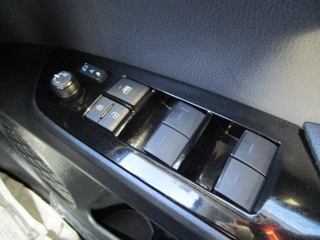 プリウス Ｓツーリングセレクション　４ＷＤ　トヨタセーフティセンス　インテリジェントクリアランスソナー　９型ナビ　フルセグＴＶ　ＤＶＤ再生　Ｂｌｕｅｔｏｏｔｈ接続　バックカメラ　ＥＴＣ　スマートキー　ＬＥＤライト　エンジンスターター　ドラレコ（19枚目）