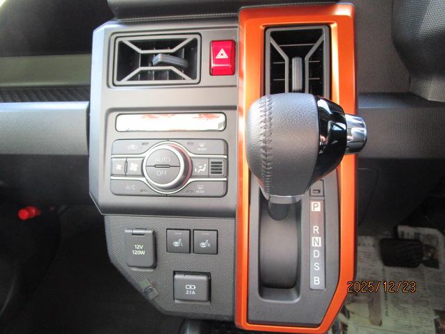 タフト Ｇ　４ＷＤ　ワンオーナー　スマートアシスト　６．８型スマホ連携オーディオ　Ｂｌｕｅｔｏｏｔｈ接続　バックカメラ　スマートキー　ＬＥＤライト　ＬＥＤフォグ　前後コーナーセンサー　寒冷地仕様　シートヒーター　ドラレコ（11枚目）