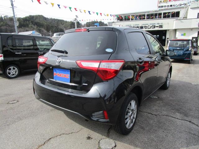 ヴィッツ F 4WD トヨタセーフティセンス スマートキー メモリナビ Bluetooth接続 バックカメラ ETC オートハイービーム ドアミラーウィンカー 電動格納ドアミラー プライバシーガラス パートタイム4WD(3枚目)