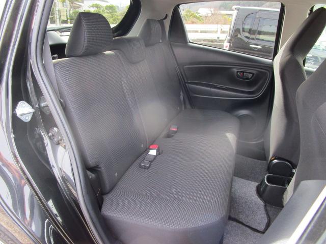 ヴィッツ F 4WD トヨタセーフティセンス スマートキー メモリナビ Bluetooth接続 バックカメラ ETC オートハイービーム ドアミラーウィンカー 電動格納ドアミラー プライバシーガラス パートタイム4WD(6枚目)