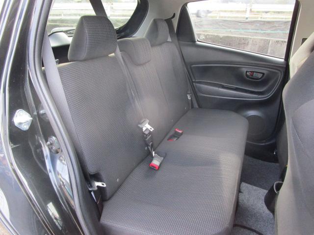 ヴィッツ F 4WD トヨタセーフティセンスC スマートキー メモリナビ Bluetooth接続 バックカメラ ETC オートハイビーム パートタイム4WD ドアミラーウィンカー 電動格納ドアミラー プライバシーガラス(6枚目)