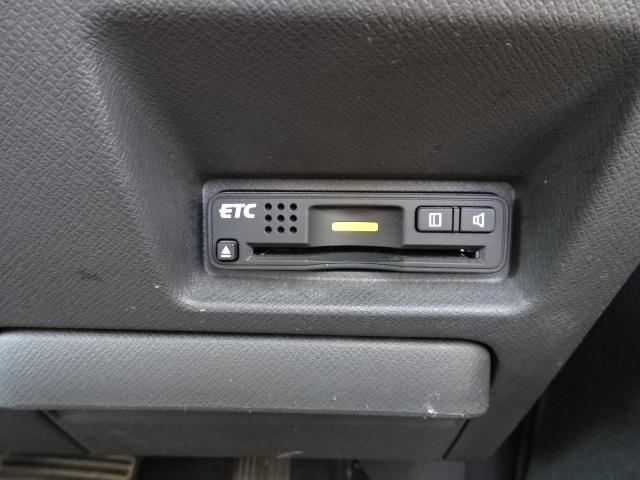 ステップワゴン G コンフォートセレクション 4WD WエアB ABS VSA ECON アイドリングストップ 両側パワスラ オートライト クルコン デアイサー 純正ナビ フルセグ リアモニター F&Bカメラ リアエアコン モデューロ16インチ(14枚目)