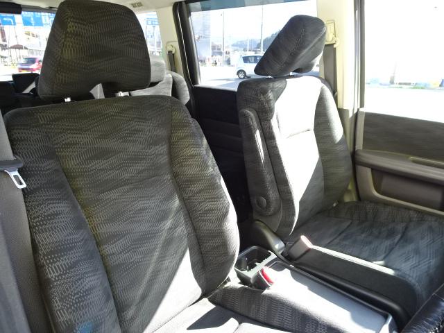 ステップワゴン G コンフォートセレクション 4WD WエアB ABS VSA ECON アイドリングストップ 両側パワスラ オートライト クルコン デアイサー 純正ナビ フルセグ リアモニター F&Bカメラ リアエアコン モデューロ16インチ(26枚目)