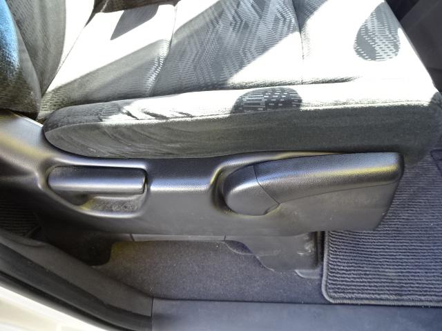 ステップワゴン G コンフォートセレクション 4WD WエアB ABS VSA ECON アイドリングストップ 両側パワスラ オートライト クルコン デアイサー 純正ナビ フルセグ リアモニター F&Bカメラ リアエアコン モデューロ16インチ(27枚目)