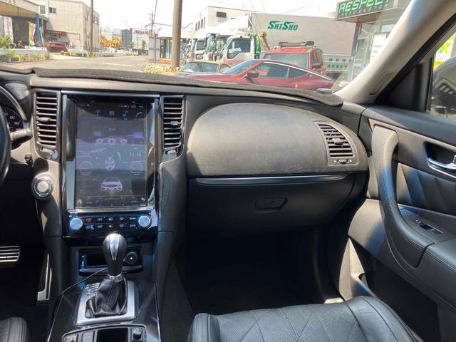 ＦＸ３５ 　左ハンドル　ディスプレイオーディオ　バックカメラ　クルコン　パワーシート　サンルーフ　ナビ　ＧＴＲ純正アルミ（リア用）　車高調　社外マフラー　スマートキー　　シートエアコン　Ｂｌｕｅｔｏｏｔｈ（52枚目）