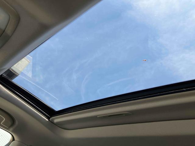 ＦＸ３５ 　左ハンドル　ディスプレイオーディオ　バックカメラ　クルコン　パワーシート　サンルーフ　ナビ　ＧＴＲ純正アルミ（リア用）　車高調　社外マフラー　スマートキー　　シートエアコン　Ｂｌｕｅｔｏｏｔｈ（68枚目）