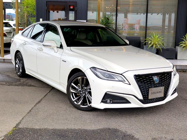 クラウンハイブリッド Ｓ　Ｃパッケージ　後期ＲＳ純正１８インチホイール／アラウンドビューモニター／シートカバー／衝突軽減＆追従機能／ブラインドスポットモニター／ヘッドアップディスプレイ／前後ドラレコ／ＥＴＣ／Ｂｌｕｅｔｏｏｔｈ／記録簿付（2枚目）
