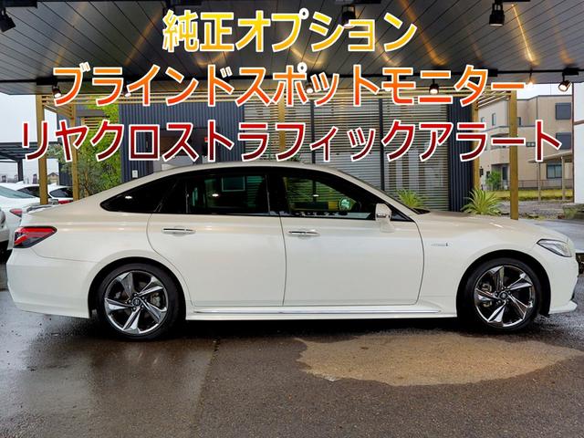クラウンハイブリッド ＲＳ　ＯＰセーフティパッケージ／ＯＰブラインドスポットモニター／ＯＰヘッドアップディスプレイ／デジタルインナーミラー型ドラレコ／シートカバー／衝突軽減＆追従機能／レーンキープ／４本出しマフラー／ＥＴＣ（4枚目）