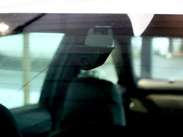 クラウンハイブリッド ＲＳ　ＯＰセーフティパッケージ／ＯＰブラインドスポットモニター／ＯＰヘッドアップディスプレイ／デジタルインナーミラー型ドラレコ／シートカバー／衝突軽減＆追従機能／レーンキープ／４本出しマフラー／ＥＴＣ（33枚目）