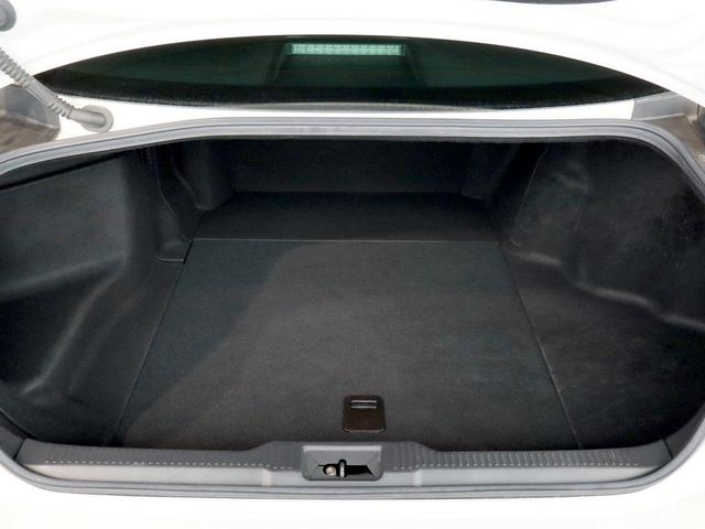 クラウンハイブリッド ＲＳ　ＯＰセーフティパッケージ／ＯＰブラインドスポットモニター／ＯＰヘッドアップディスプレイ／デジタルインナーミラー型ドラレコ／シートカバー／衝突軽減＆追従機能／レーンキープ／４本出しマフラー／ＥＴＣ（41枚目）