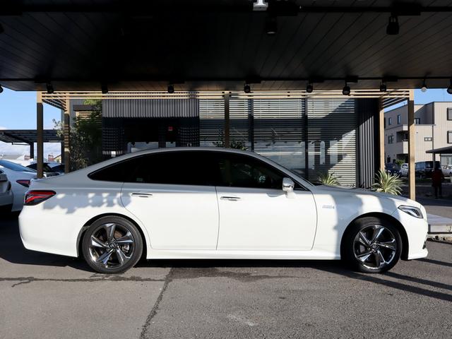 クラウンハイブリッド G-エグゼクティブ OPパノラミックビューモニター/RS純正18インチホイール/純正ドラレコ/衝突軽減&追従機能/ヘッドアップディスプレイ/BSM/デジタルインナーミラー/シートヒーター&クーラー/Bluetooth(4枚目)