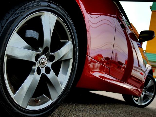 ＩＳ ＩＳ２５０Ｃ　バージョンＬ　シートリペア済／現行Ｆスポーツ仕様スピンドルグリル／現行仕様ヘッドライト＆流ウィンカー／ＯＰソナー／ＯＰ１８インチホイール／ＯＰウッドコンビハンドル／３６０度ドラレコ／Ｂｌｕｅｔｏｏｔｈ／ＥＴＣ（26枚目）