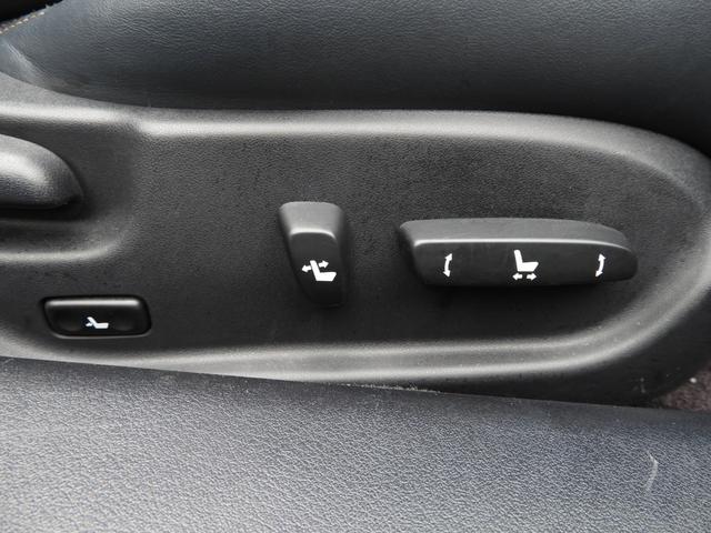 ＩＳ ＩＳ２５０Ｃ　バージョンＬ　後期車／３０系仕様ヘッドライト／３０後期Ｆスポ仕様スピンドルグリル／ブラックレザーシート／シートヒーター＆クーラー／ドラレコ／シートメモリー／オートライト／Ｂｌｕｅｔｏｏｔｈ／ＥＴＣ／記録簿付（42枚目）