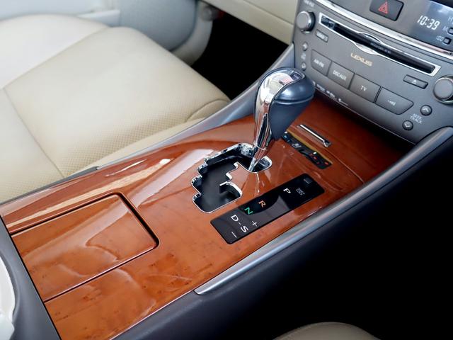 ＩＳ ＩＳ２５０　バージョンＬ　最終モデル後期車／現行仕様スピンドルグリル／現行仕様ヘッド＆テールランプ／シートリペア済み／シートヒーター＆クーラー／バックカメラ／禁煙車／ＥＴＣ／クルーズコントロール／Ｂｌｕｅｔｏｏｔｈ／記録簿付（41枚目）