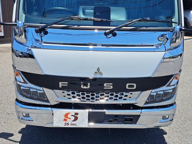 キャンター 全低床強化ダンプ　新型！リアビューカメラ　オリジナルステンレスバンパー　カーナビ　ＥＴＣ　全低床ダンプ　４ナンバー３ｔ強化ダンプ　純正メッキパーツ　中外可動式コボレーン　中間ピン装備　オーバーヘッドシェルフ（15枚目）