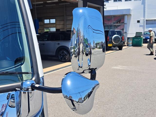 キャンター 全低床強化ダンプ　新型！リアビューカメラ　オリジナルステンレスバンパー　カーナビ　ＥＴＣ　全低床ダンプ　４ナンバー３ｔ強化ダンプ　純正メッキパーツ　中外可動式コボレーン　中間ピン装備　オーバーヘッドシェルフ（17枚目）