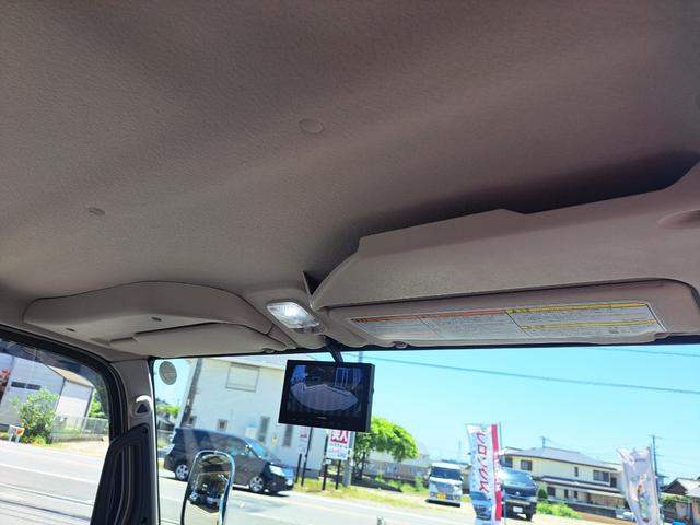 キャンター 全低床強化ダンプ　新型！リアビューカメラ　オリジナルステンレスバンパー　カーナビ　ＥＴＣ　全低床ダンプ　４ナンバー３ｔ強化ダンプ　純正メッキパーツ　中外可動式コボレーン　中間ピン装備　オーバーヘッドシェルフ（33枚目）