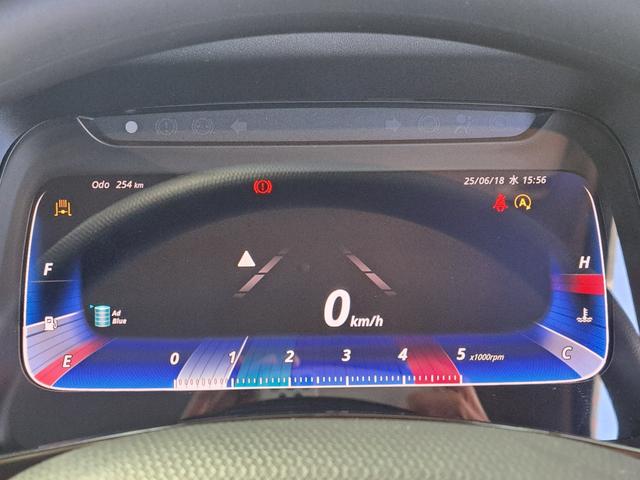 キャンター 全低床強化ダンプ　新型！リアビューカメラ　オリジナルステンレスバンパー　カーナビ　ＥＴＣ　全低床ダンプ　４ナンバー３ｔ強化ダンプ　純正メッキパーツ　中外可動式コボレーン　中間ピン装備　オーバーヘッドシェルフ（35枚目）