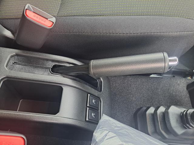 ジムニー XC 届出済み未使用車 4型 5MT パートタイム4WD クリアランスソナー LEDヘッドライト クルーズコントロール デュアルセンサーブレーキ シートヒーター メーカー保証付き(33枚目)