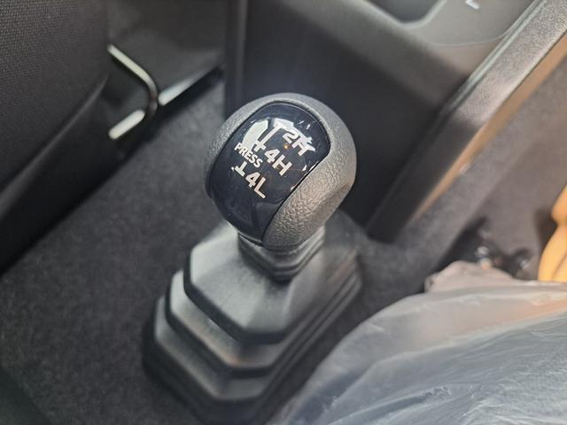 ジムニー XC 届出済み未使用車 4型 5MT パートタイム4WD クリアランスソナー LEDヘッドライト クルーズコントロール デュアルセンサーブレーキ シートヒーター メーカー保証付き(34枚目)