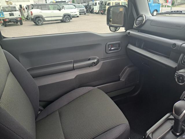 ジムニー XC 届出済み未使用車 4型 4AT パートタイム4WD クリアランスソナー LEDヘッドライト クルーズコントロール デュアルセンサーブレーキ シートヒーター メーカー保証付き(17枚目)