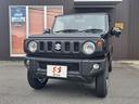 最新の４型ジムニー入荷しました！リヤパーキングセンサー搭載で駐車も楽々♪