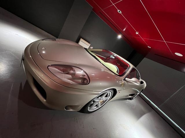 ３６０ モデナＦ１Ｄ車　グリジオ・イングリッド　テーラメイドインテリア（赤／ベージュ）完全フルオリジナル（69枚目）