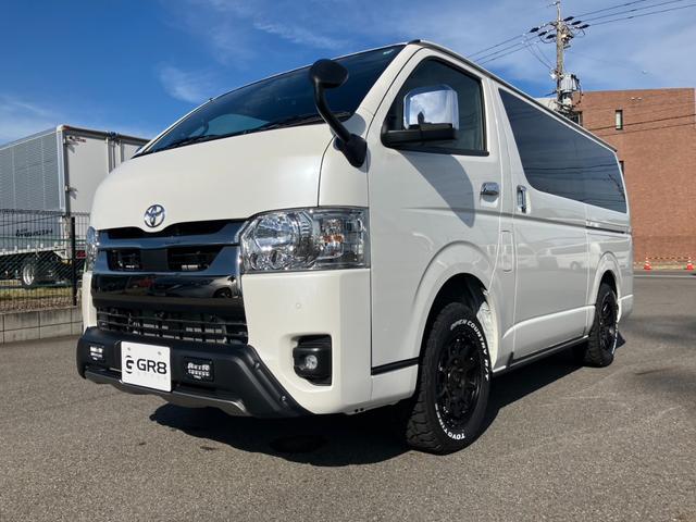 ハイエースバン スーパーＧＬ　ダークプライムＩＩ　登録済未使用車／４ＷＤ／寒冷地仕様／ＡＬＰＩＮＥ　ＢＩＧＤＡ／ＨＤＭＩ／ＥＴＣ／パノラミックビューＭ／デジタルインナーＭ／ＴＲＤフロントスポイラー／１６ｉｎアルミ／両側パワースライドドア／ベッドキット（10枚目）