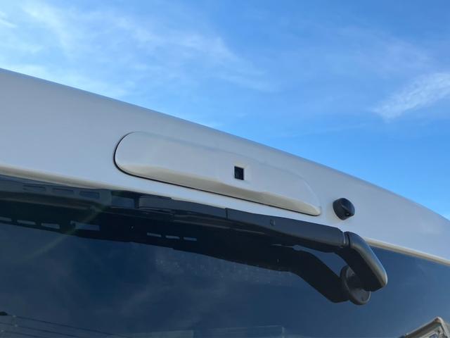 ハイエースバン スーパーＧＬ　ダークプライムＩＩ　登録済未使用車／４ＷＤ／寒冷地仕様／ＡＬＰＩＮＥ　ＢＩＧＤＡ／ＨＤＭＩ／ＥＴＣ／パノラミックビューＭ／デジタルインナーＭ／ＴＲＤフロントスポイラー／１６ｉｎアルミ／両側パワースライドドア／ベッドキット（36枚目）