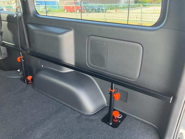 ハイエースバン スーパーＧＬ　ダークプライムＩＩ　登録済未使用車／４ＷＤ／寒冷地仕様／ＡＬＰＩＮＥ　ＢＩＧＤＡ／ＨＤＭＩ／ＥＴＣ／パノラミックビューＭ／デジタルインナーＭ／ＴＲＤフロントスポイラー／１６ｉｎアルミ／両側パワースライドドア／ベッドキット（67枚目）
