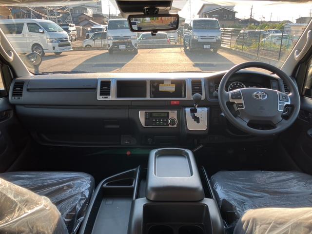 ハイエースワゴン ＧＬ　登録済未使用車／４列１０人乗／パノラミックビューモニター／デジタルインナーミラー／パワースライドドア／ＬＥＤヘッドライト／クリアランスソナー／トヨタセーフティーセンス／ＬＥＤフォグランプ（15枚目）