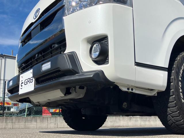 ハイエースバン スーパーＧＬ　ダークプライムＩＩ　４ＷＤ／寒冷地仕様／ナビＴＶ／バックカメラ／ＥＴＣ／パノラミックビューモニター／デジタルインナーミラー／フロントスポイラー／１６ｉｎアルミ／シートカバー／ＬＥＤヘッドライト／床張りキット／ベッドキット（31枚目）