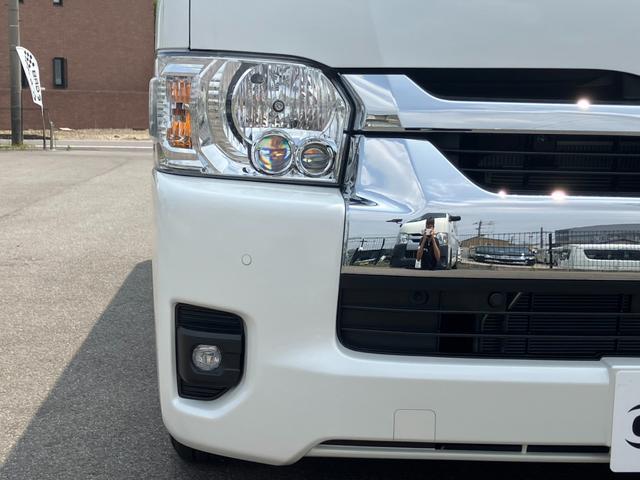 ハイエースワゴン グランドキャビン　登録済未使用車／４ＷＤ／４列１０人乗り／デジタルインナーミラー／パノラミックビューモニター／パワースライドドア／ＬＥＤヘッドライト／スマートキー／トヨタセーフティーセンス／ＬＥＤフォグ（2枚目）