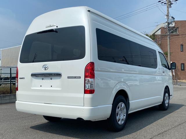 ハイエースワゴン グランドキャビン　登録済未使用車／４ＷＤ／４列１０人乗り／デジタルインナーミラー／パノラミックビューモニター／パワースライドドア／ＬＥＤヘッドライト／スマートキー／トヨタセーフティーセンス／ＬＥＤフォグ（11枚目）