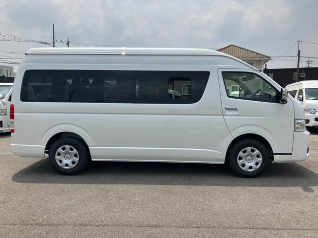ハイエースワゴン グランドキャビン　登録済未使用車／４ＷＤ／４列１０人乗り／デジタルインナーミラー／パノラミックビューモニター／パワースライドドア／ＬＥＤヘッドライト／スマートキー／トヨタセーフティーセンス／ＬＥＤフォグ（23枚目）