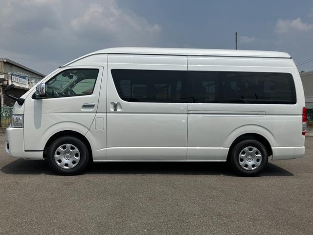 ハイエースワゴン グランドキャビン　登録済未使用車／４ＷＤ／４列１０人乗り／デジタルインナーミラー／パノラミックビューモニター／パワースライドドア／ＬＥＤヘッドライト／スマートキー／トヨタセーフティーセンス／ＬＥＤフォグ（24枚目）