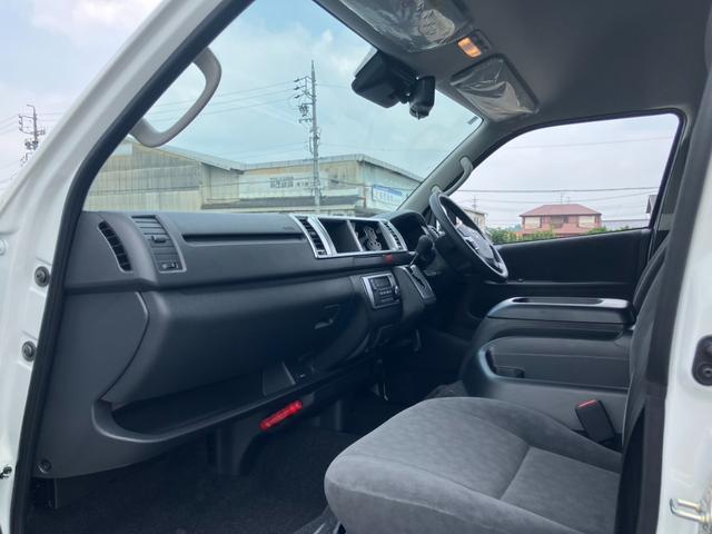 ハイエースワゴン グランドキャビン　登録済未使用車／４ＷＤ／４列１０人乗り／デジタルインナーミラー／パノラミックビューモニター／パワースライドドア／ＬＥＤヘッドライト／スマートキー／トヨタセーフティーセンス／ＬＥＤフォグ（45枚目）