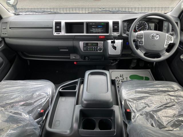 ハイエースワゴン グランドキャビン　ファインテックツアラー　４ＷＤ／登録済未使用車／寒冷地仕様／１０人乗／メモリーナビＴＶ／Ｂカメラ／ＥＴＣ／デジタルインナーＭ／パノラミックビューＭ／電動スライドドア／ＬＥＤフォグライト／スマートキー（15枚目）