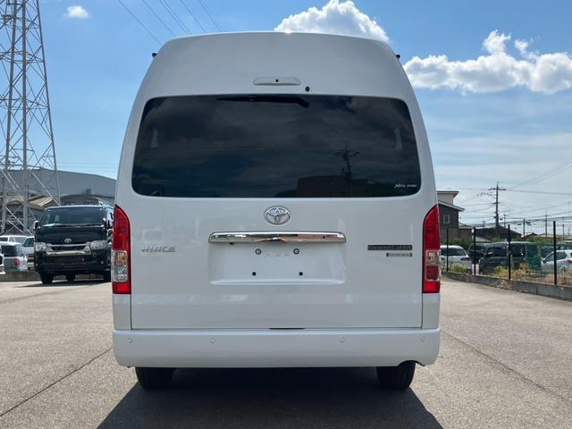 ハイエースワゴン グランドキャビン　ファインテックツアラー　４ＷＤ／登録済未使用車／寒冷地仕様／１０人乗／メモリーナビＴＶ／Ｂカメラ／ＥＴＣ／デジタルインナーＭ／パノラミックビューＭ／電動スライドドア／ＬＥＤフォグライト／スマートキー（22枚目）