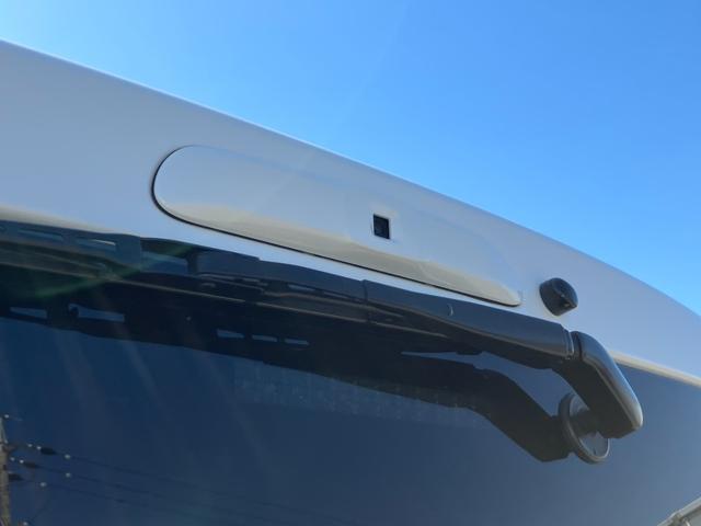 ハイエースバン スーパーＧＬ　ダークプライムＩＩ　Ｋｅｎｗｏｏｄフローティングナビ／バックカメラ／パノラミックビューＭ／デジタルインナーミラー／ＧＲ８センターコンソール／シートカバー／クリアランスソナー／ＡＣ１００Ｖ電源／ベッドキット／ヒッチメンバー（39枚目）