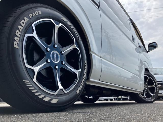 ハイエースバン スーパーＧＬ　ダークプライムＩＩ　１オーナー／ＡＬＰＩＮＥ　ＢＩＧＸ／Ｂカメラ／フリップダウンモニター／ＥＳＳＥＸフロントスポイラー／１７ｉｎＡＷ／ローダウン／両側電動スライドドア／ＬＥＤテール／ＧＲ８センターコンソール／ベッドキット（26枚目）