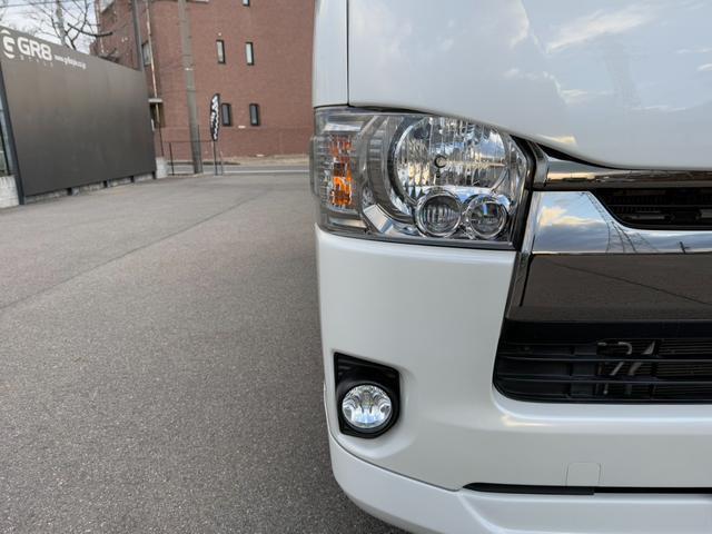 ハイエースバン スーパーＧＬ　ダークプライム　４ＷＤ／ＡＬＰＩＮＥ　ＢＩＧＤＡ／ＡＬＰＩＮＥデジタルインナーミラー／ＥＴＣ／ＥＳＳＥＸフロントスポイラー／サイドステップ／リアライナー／１６ｉｎアルミ／ローダウン／ＬＥＤテール／ベッドキット（13枚目）