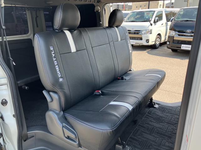 ハイエースバン ロングスーパーＧＬ　ナビＴＶ／バックカメラ／Ｂｌｕｅｔｏｏｔｈ／ＥＴＣ／フロントスポイラー／１７ｉｎアルミ／ローダウン／ＬＥＤテールライト／シートカバー／ベッドキット／ロッドホルダー／ＬＥＤヘッドライト／Ｗエアバック（19枚目）
