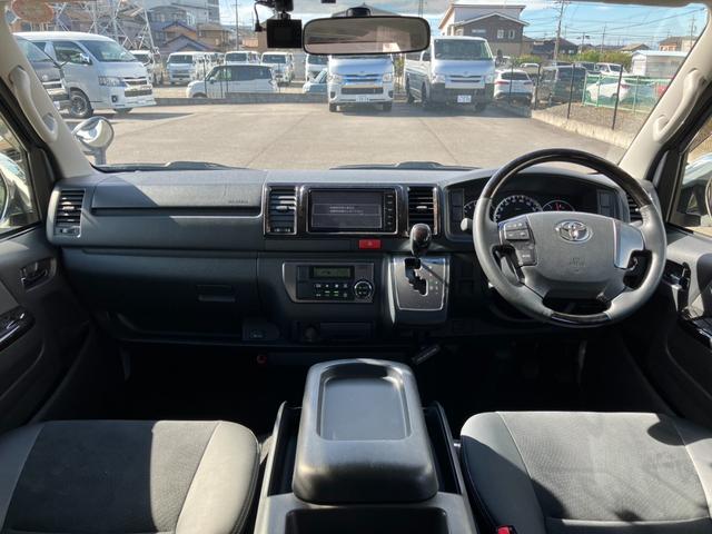 ハイエースバン スーパーGL ダークプライム ナビTV/Bカメラ/Bluetooth/ETC/バッドフェイスボンネット/フロントスポイラー/16inアルミ/ローダウン/AC100V電源/LEDヘッドライト/スマートキー&プッシュスタート/ベッド(15枚目)